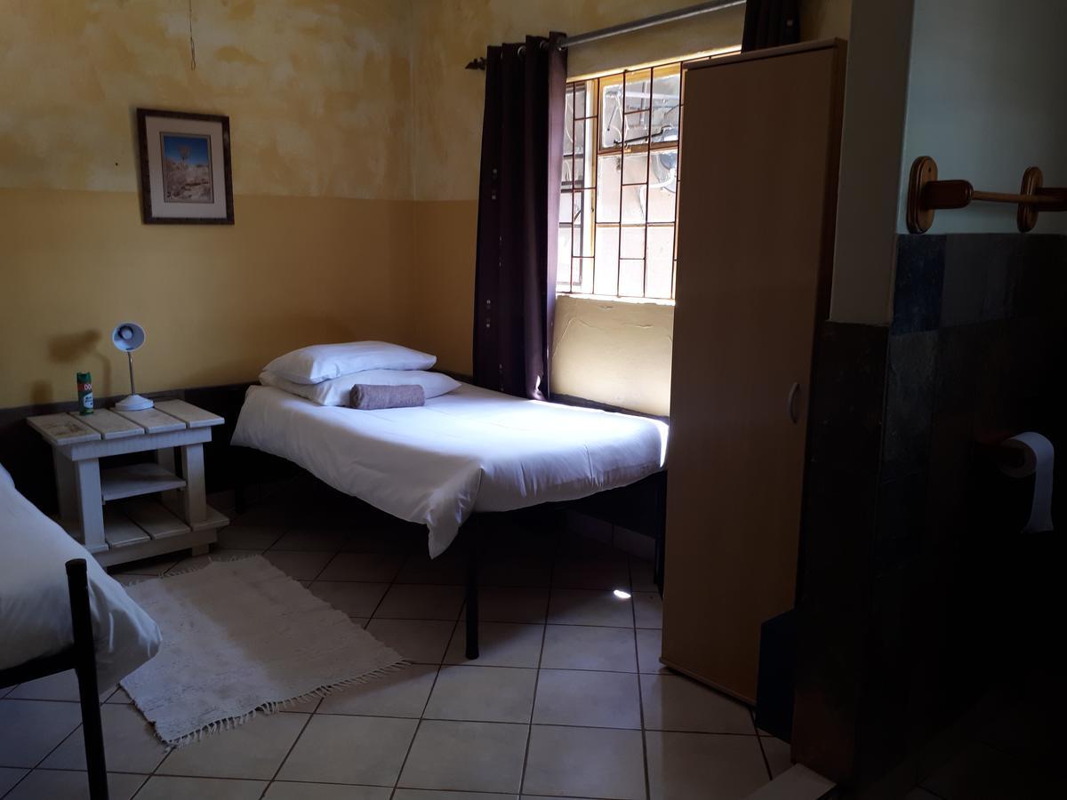 Bed and Breakfast Puccini House Windhoek Exterior foto