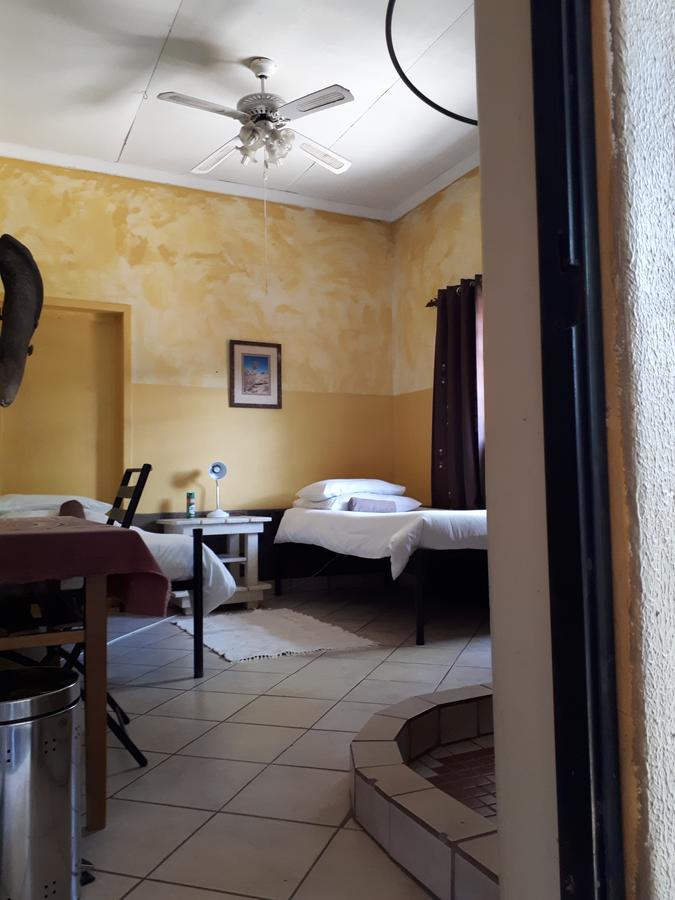 Bed and Breakfast Puccini House Windhoek Exterior foto